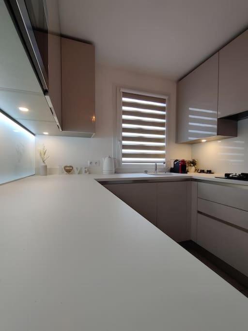 Apartmán App 5 Pers, Parking, 3Mn Rer A, 40 Mn Du Centre De Paris, Cergy Le Haut Exteriér fotografie